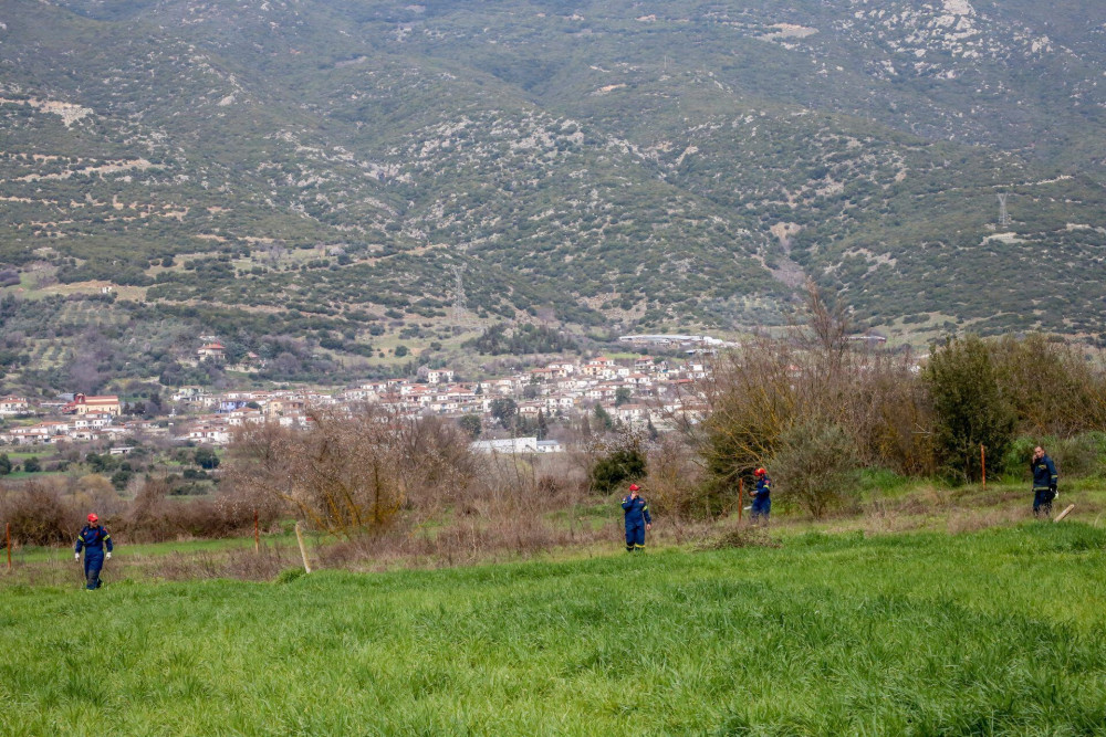 Τέμπη: Ολοκληρώθηκαν οι ταυτοποιήσεις των νεκρών – Ένας παραμένει άγνωστος, μια γυναίκα αναζητά την κόρη της