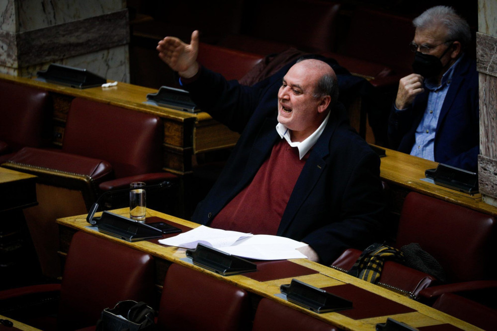 Απίστευτη δήλωση Φίλη για μπαχαλάκηδες: Τι συζητάμε; Αν έσπασαν κάτι με μια μολότοφ;