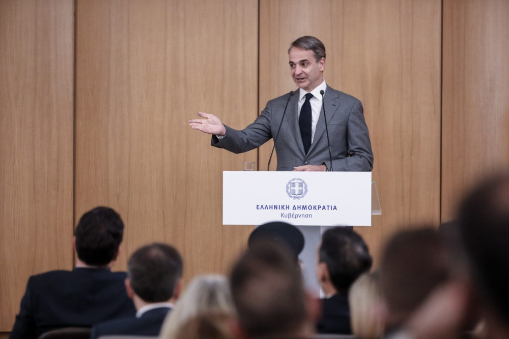 Μητσοτάκης προς υγειονομικούς: Κάνατε τη διαφορά στην πανδημία – Σημαντικές παρεμβάσεις στην Υγεία την επόμενη 4ετια