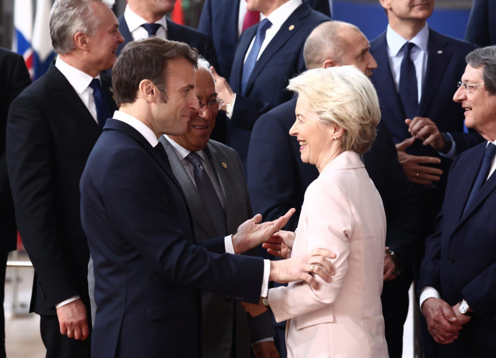 Στην Κίνα Μακρόν και ντερ Λάιεν για την “επιστροφή της ειρήνης” στην Ουκρανία