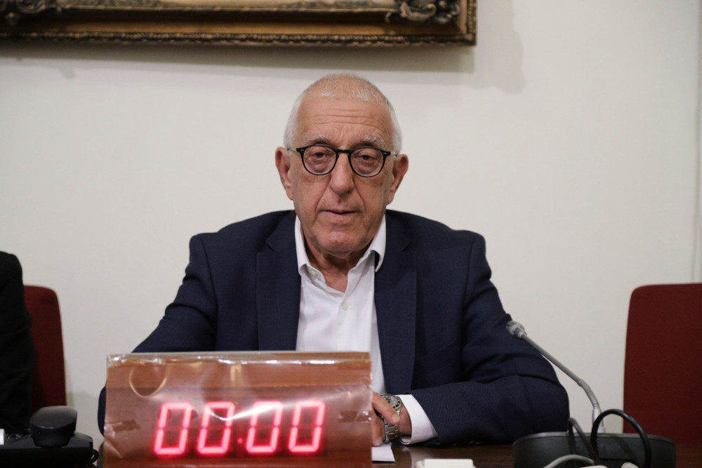 Νικήτας Κακλαμάνης στην εφημερίδα “tomanifesto”: Να μην εκτροχιαστούν οι ευθύνες για τον άδικο χαμό των 57 στα Τέμπη