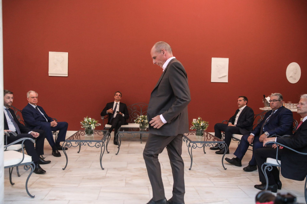 Μισή στροφή Βαρουφάκη για τον ξυλοδαρμό του: Δεν έχουν σημασία τα… πολιτικά φρονήματα