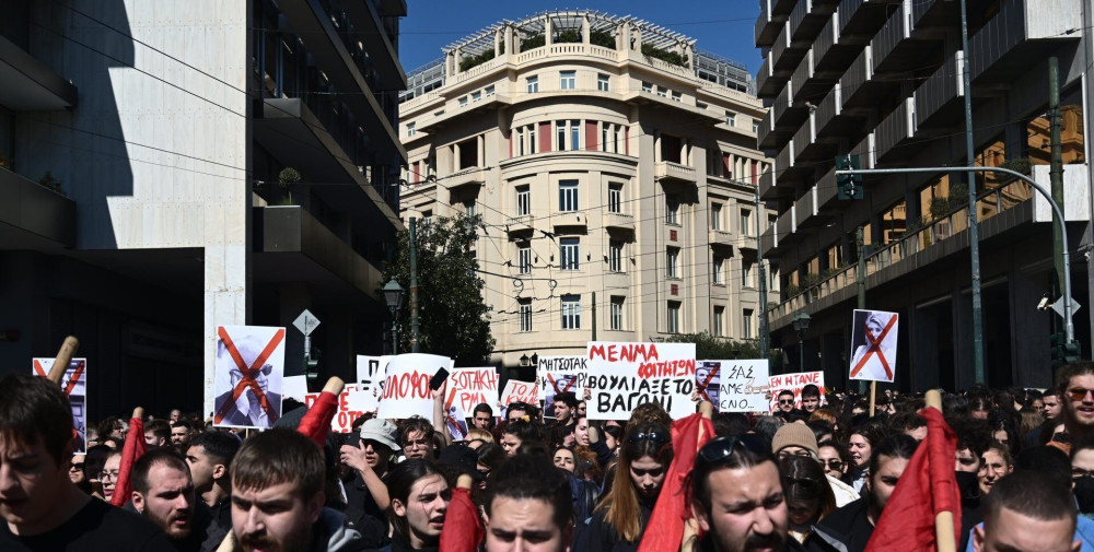 Ντροπή: Θέλουν νέο διχασμό – Κάνουν προγραφές πάνω στα θύματα της τραγωδίας