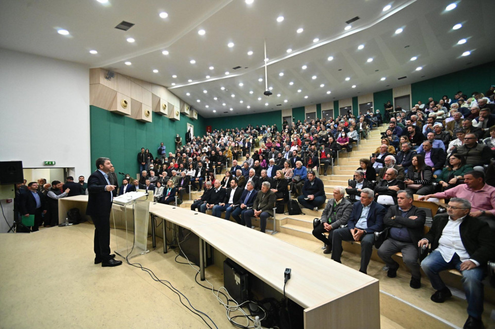 Επιμένει ο Ανδρουλάκης για “άγνωστο Χ” πρωθυπουργό – Μετά τις εκλογές τα… αποκαλυπτήρια