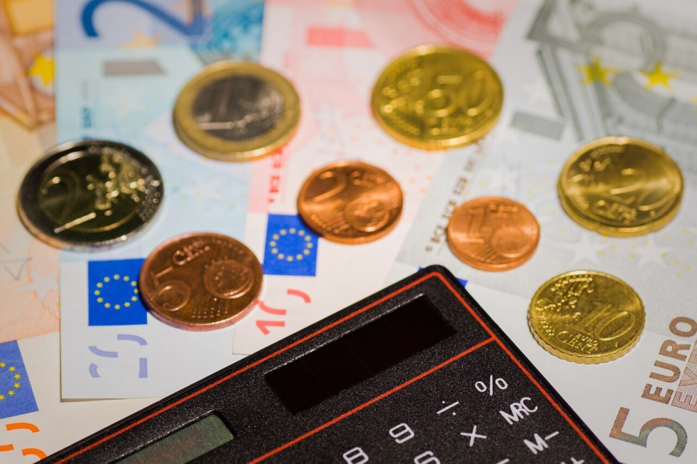 Εντός διμήνου 15.000 αποφάσεις για παράλληλη ασφάλιση – Στις 31/3 η έκτακτη ενίσχυση στους συνταξιούχους