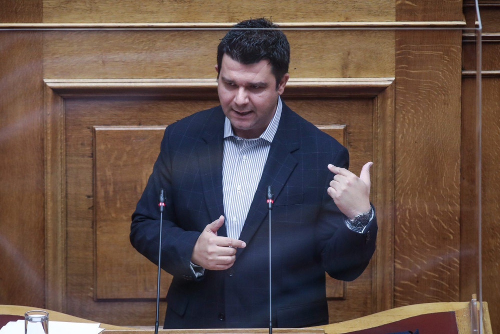 Χυδαία ανάρτηση του βουλευτή Κάτση: Ταυτίζει τη ΝΔ με “φίλους παιδοβιαστών” –