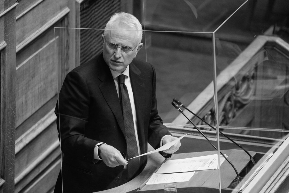 Αποκάλυψη Απογευματινής για Ραγκούση: “Πλασματική” πρόσληψη των παιδιών του – Το επίδομα ανεργίας και η απάντηση του Βουλευτή