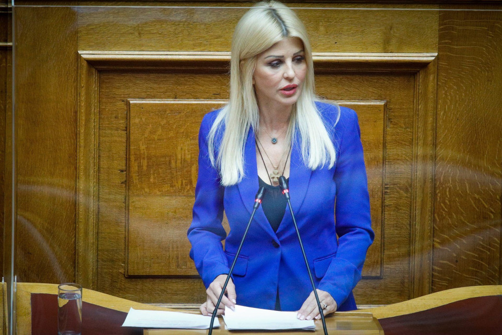Έλενα Ράπτη – Μαθήματα ευαισθησίας και πολιτικής επικοινωνίας