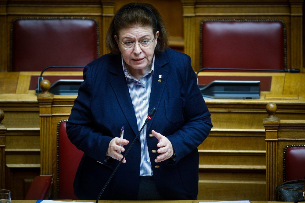 Υπέρ της λειτουργίας των κινηματογράφων “Ιντεάλ” και “Άστορ” η Μενδώνη