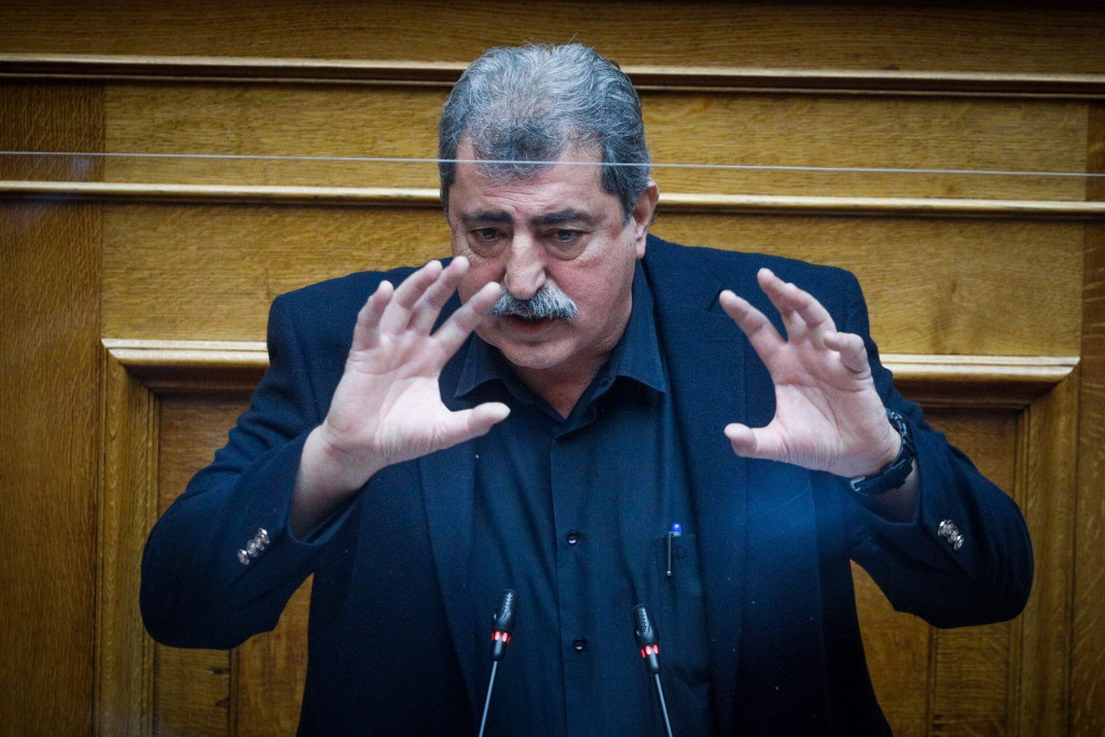 Στο “στόχαστρο” του Πολάκη ο Χατζηνικολάου – “Είσαι άθλιος συκοφάντης”, απαντά ο δημοσιογράφος