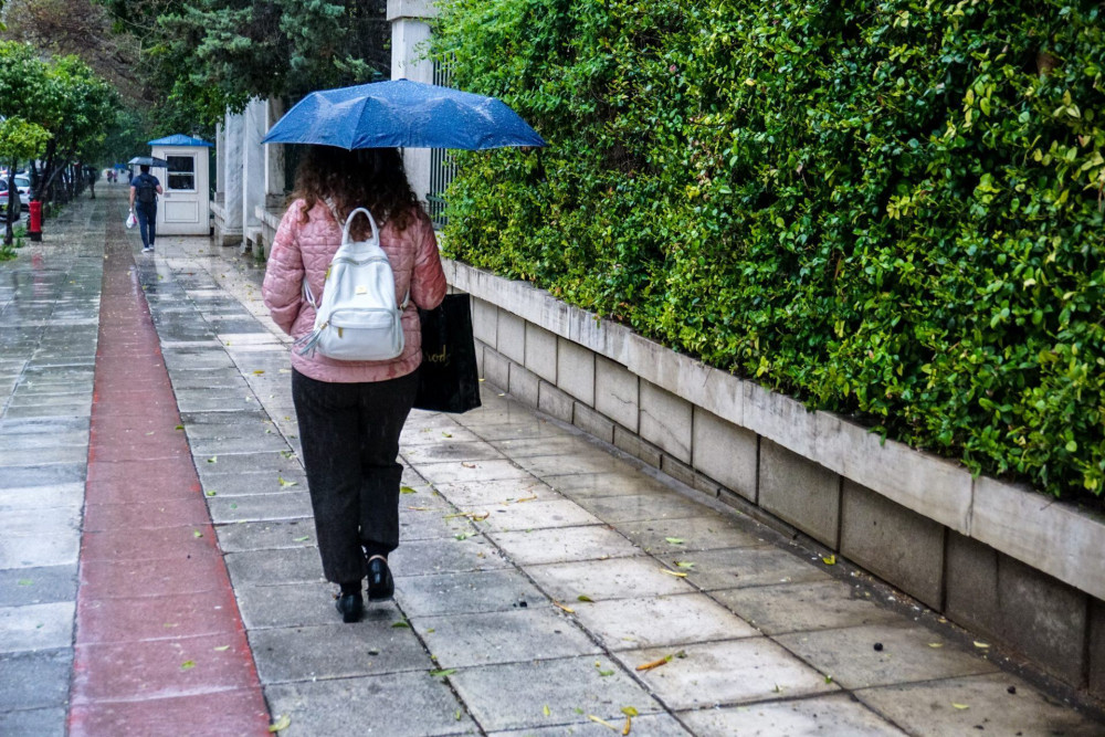 Καιρός: Συννεφιά σήμερα, βροχές αύριο – Η πρόγνωση για την Μ. Εβδομάδα