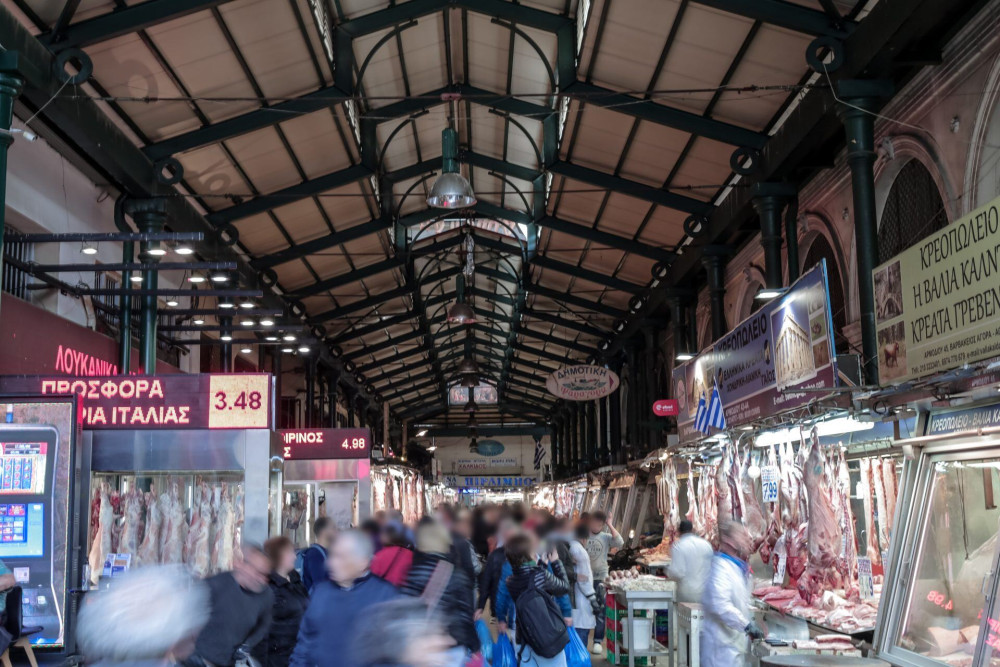 Αυξημένη η κίνηση στην αγορά για το εορταστικό τραπέζι – Πώς θα λειτουργήσουν τα καταστήματα