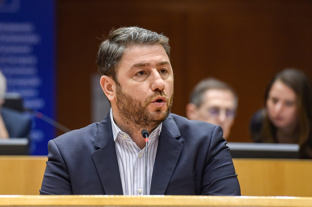 Ο “τελευταίος χορός” του Ανδρουλάκη στο Ευρωκοινοβούλιο είχε στόχο την… Ελλάδα