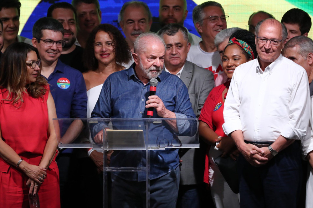 Στη Σαγκαή ο Λούλα για τους BRICS  – Αναζητείται διαμεσολαβητικός ρόλος για το Ουκρανικό