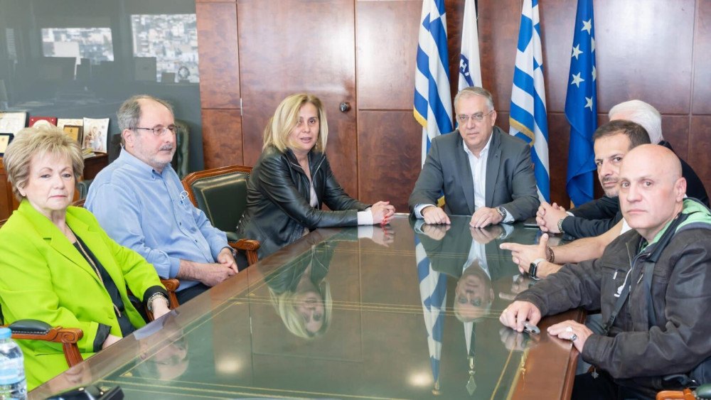 Συνάντηση Θεοδωρικάκου με ΕΣΗΕΑ για την υπόθεση Καραϊβάζ: “Όλα στο φως”