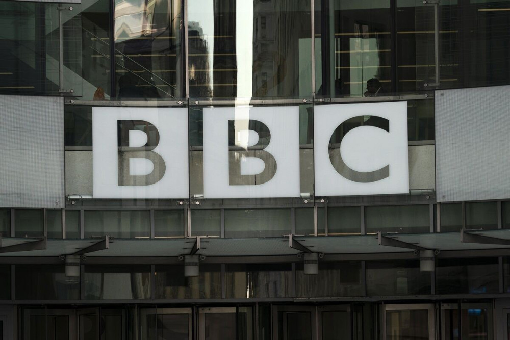 Παραιτήθηκε ο πρόεδρος του BBC – Παραβίασε κανόνες για δημόσιους διορισμούς
