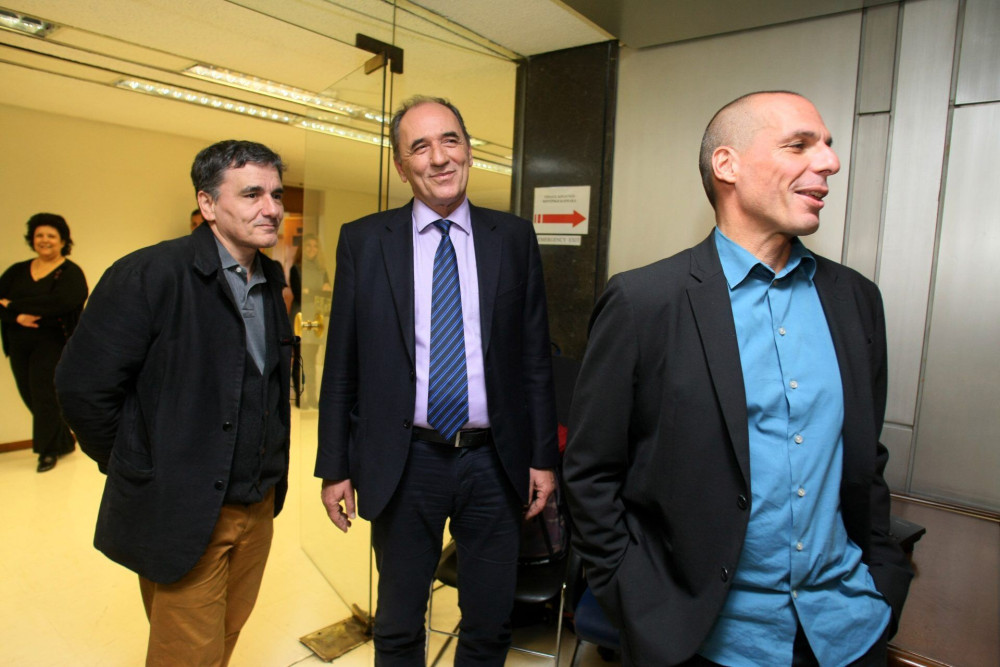 Στη…γραμμή Βαρουφάκη ο Σταθάκης – Κρατικοποίηση Εθνικής Τράπεζας και ΔΕΗ