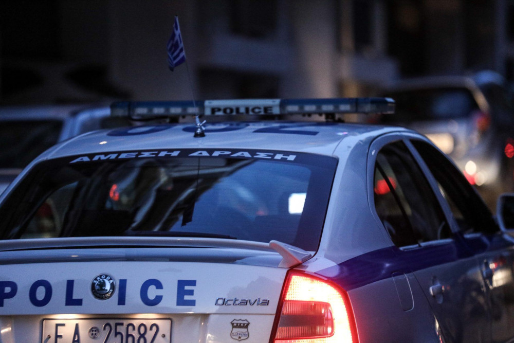 Χειροπέδες σε δύο ληστές που “σήκωσαν” χρηματοκιβώτιο με λεία 70.000 ευρώ