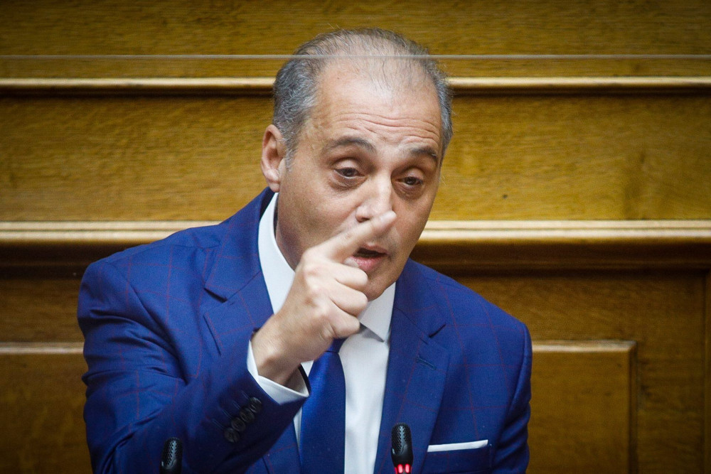 Σε… κρίση η Ελληνική Λύση: Ο  Βελόπουλος “εξορίζει” τρεις βουλευτές σε άλλες περιφέρειες – Η αντίδραση Αντ. Μυλωνάκη