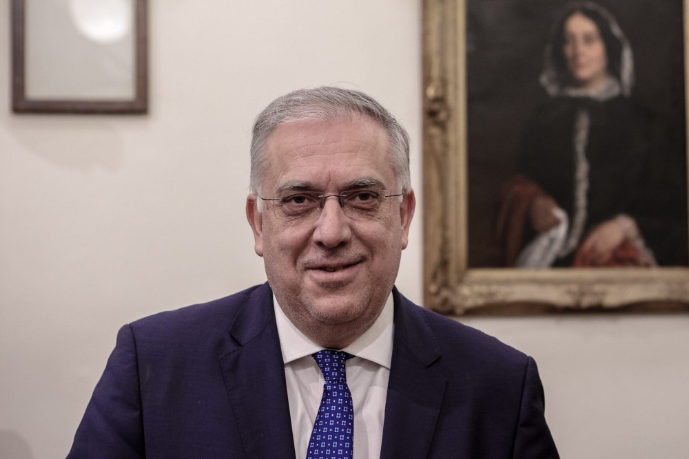Σαν το σπίτι του ένιωσε ο Θεοδωρικάκος κατά την επίσκεψή του στο Δημαρχείο της Γλυφάδας