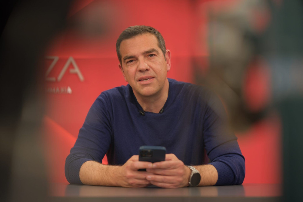 Άκρατος λαϊκισμός Τσίπρα με φόντο την Παιδεία: Ρίχνει “δίχτυα” για τις ψήφους των νέων