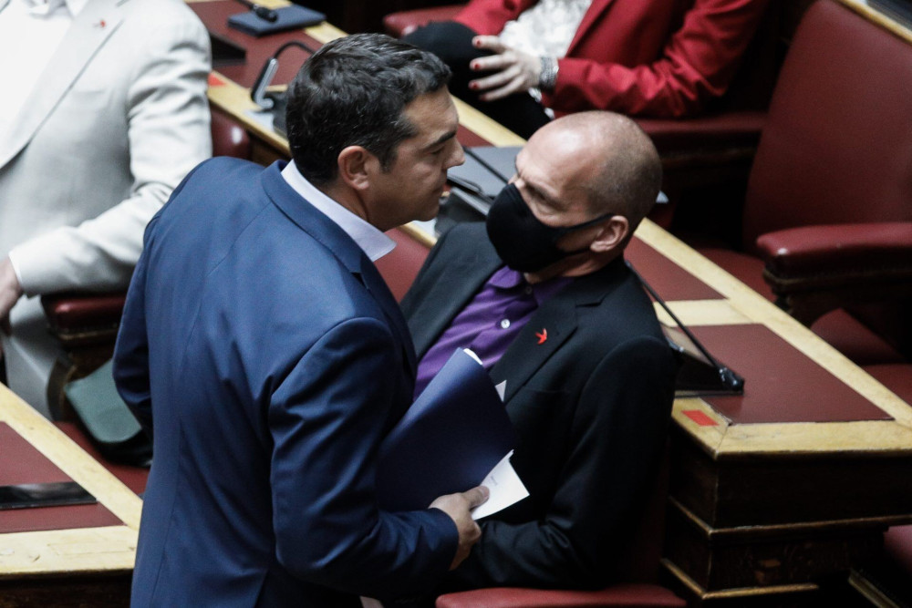 Για συνάντηση Τσίπρα-Βαρουφάκη στο Σούνιο, γράφει η “Απογευματινή”