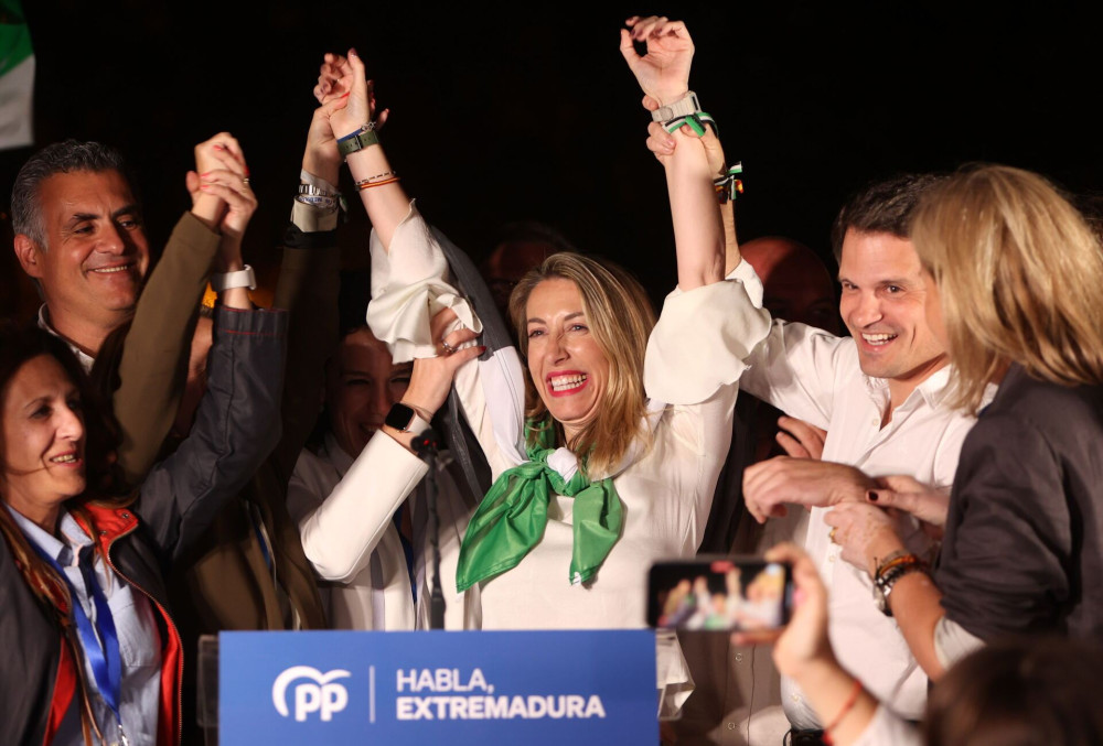 Ισπανία/δημοτικές εκλογές: μεγάλη νίκη για Φεϊχό, βαριά ήττα για Σάντσεθ