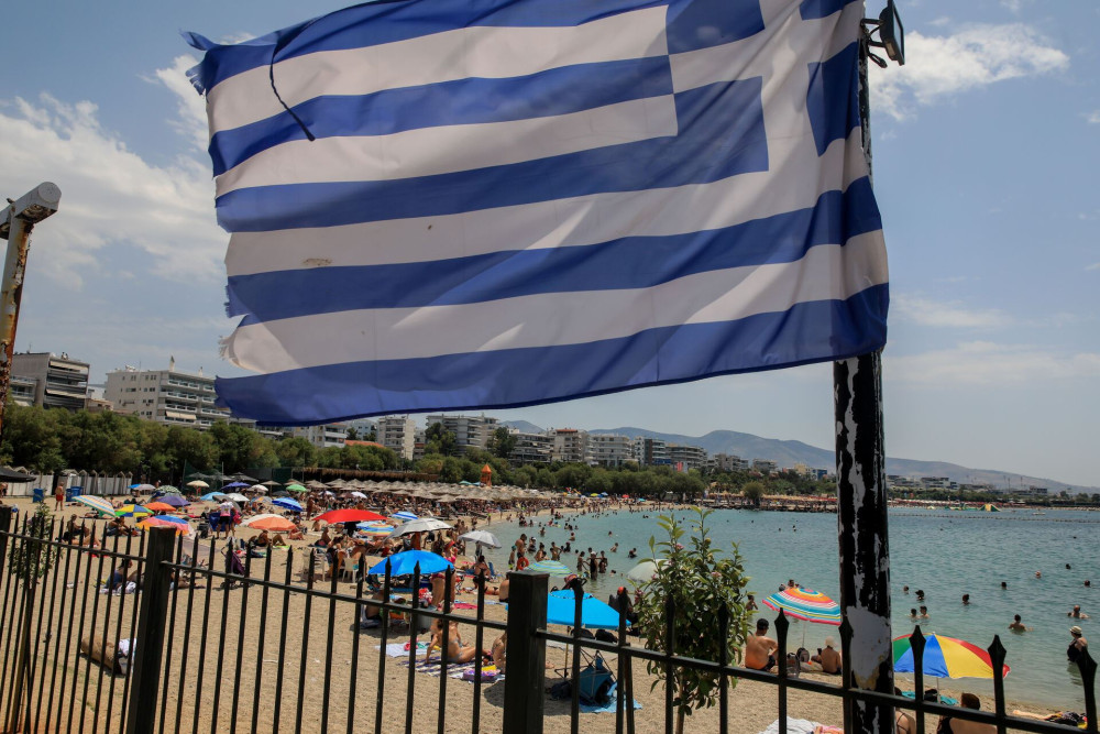 Εκλογές 2023: Οι πιστοί της κάλπης και εκείνοι που επέλεξαν... παραλία!