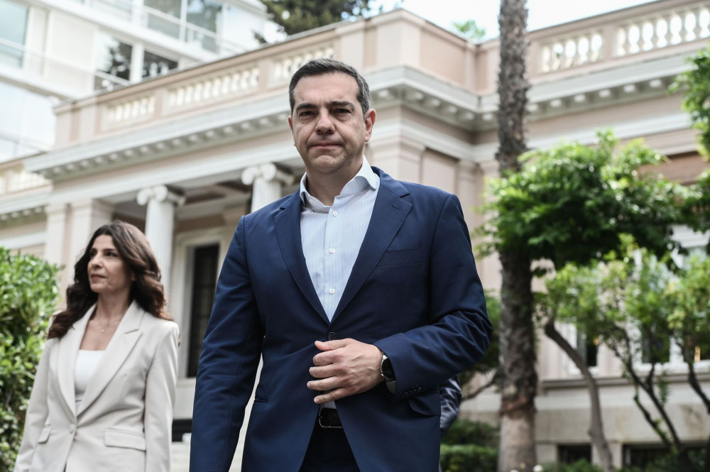 Ο Τσίπρας «πατάει» στα Τέμπη για να δηλώσει παρών και μιλά για… δικαιοσύνη