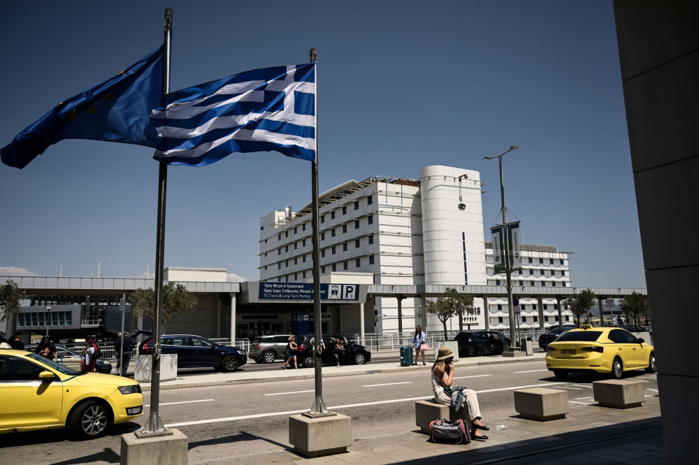 Μαζικές πτήσεις επαναπατρισμού στο «Ελευθέριος Βενιζέλος» - 13 αφίξεις από Μέση Ανατολή και 8 αναχωρήσεις προς Ισραήλ και Αίγυπτο