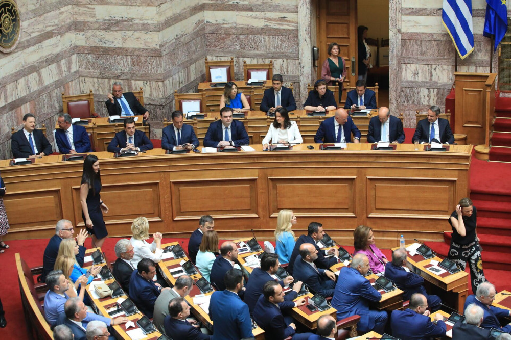 Η φενάκη της Αριστεράς και η κυριαρχία της Κεντροδεξιάς