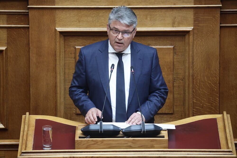 Πιο γραφικοί απ' τη Μονεμβασιά στη «Νίκη» - Ζητούν παρέμβαση ΕΣΡ για το σίριαλ «Φόνοι στο Καμπαναριό»