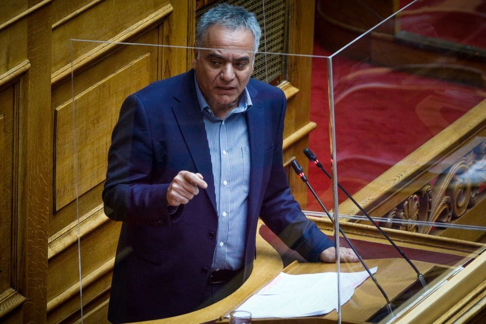Σκουρλέτης: καρφί σε Σπίρτζη - «τα λίγα κιλά που έχω πάρει τελευταία δεν με καθιστούν "βαρίδι"»