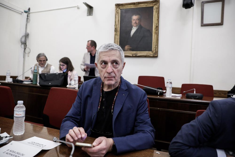 Παραίτηση Τσίπρα / Κούλογλου: Υπήρχε ένας περίγυρος που υποτίθεται ήταν "yes men"