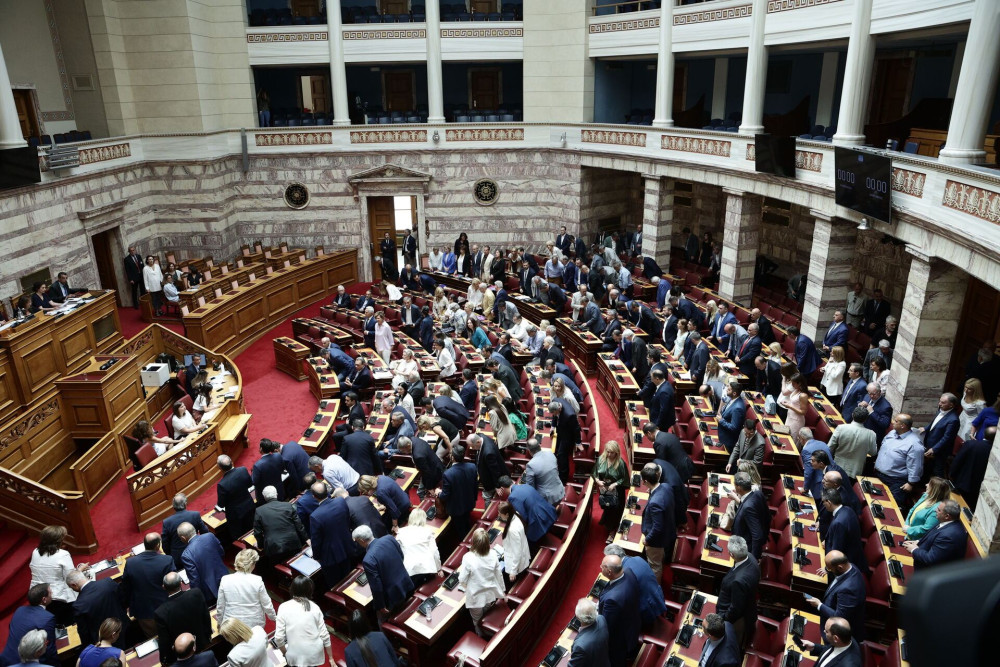 Η χρηματιστηριακή, οι φορολογικοί παράδεισοι και τα αδιέξοδα ΣΥΡΙΖΑ-ΠΑΣΟΚ στη Βουλή
