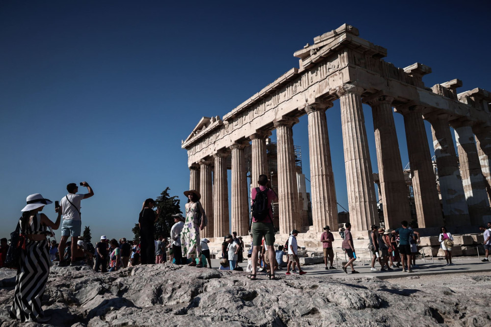 Λίνα Μενδώνη: Από 1/9 οι ζώνες επισκεψιμότητας στην Ακρόπολη