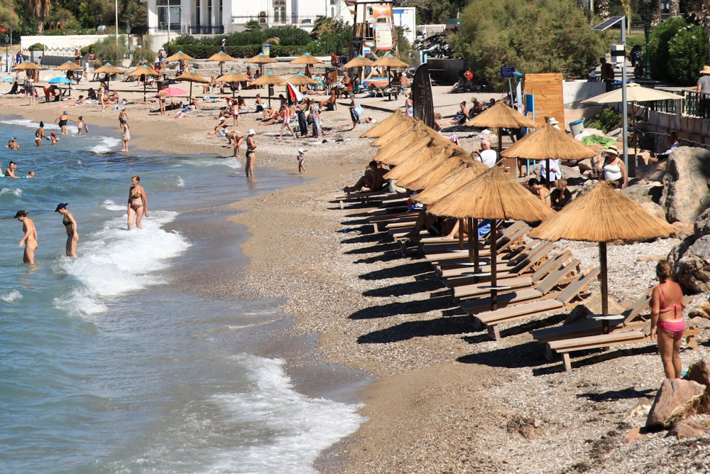 ΑΑΔΕ: πάνω από 100 παραβάσεις σε μία εβδομάδα σε επιχειρήσεις τουριστικών προορισμών
