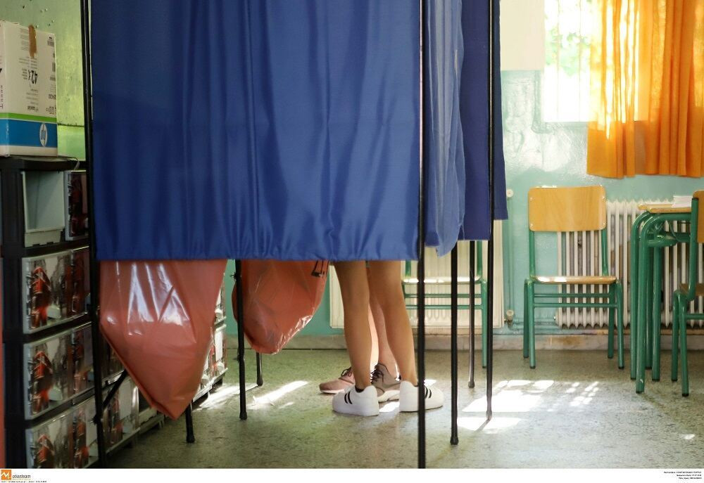 Διέξοδος στα γαλάζια ψηφοδέλτια και «σαφάρι» υποψηφίων