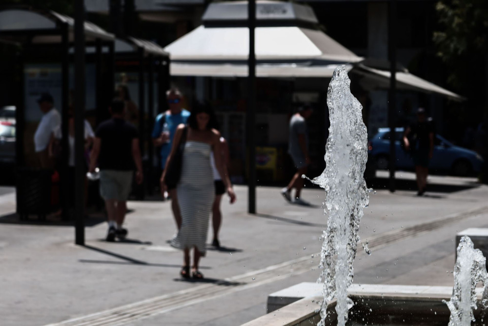 Τέταρτη συνεχόμενη ημέρα «στον φούρνο» - Η χώρα ασφυκτιά από τον καύσωνα