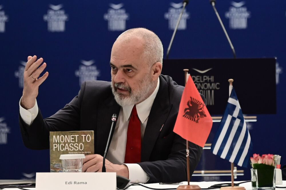Hurriyet: O Έντι Ράμα ετοιμάζει ισλαμικό... Βατικανό στα Τίρανα