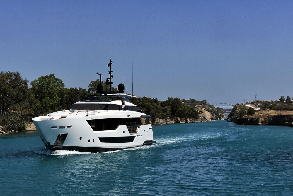 «Εστέτ» λαθρομετανάστευση με Super Yachts - πληρώνουν έως και 15.000 ευρώ κατ' άτομο