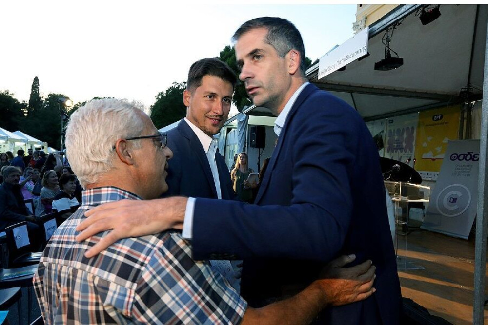 Βουλή – Μπακογιάννης: Ο ιός λειτούργησε ως επιταχυντής για τον Μεγάλο Περίπατο της Αθήνας