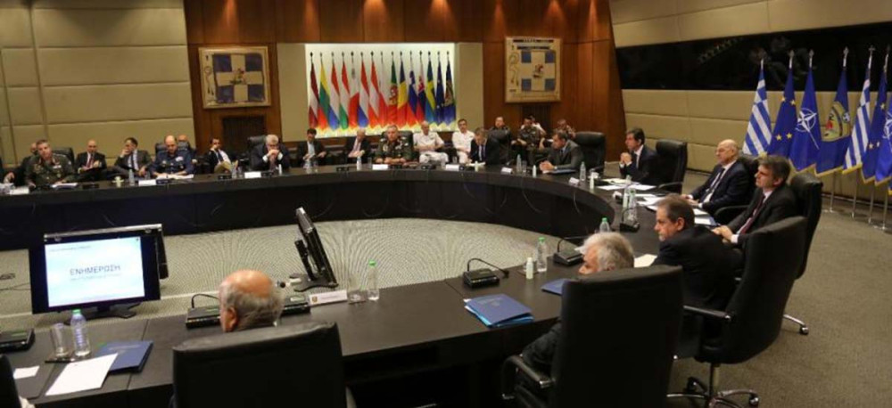 «Ταμπλόιντ» αντιπολίτευση στα εθνικά θέματα