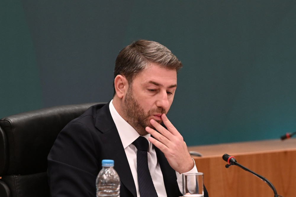 Ο Ανδρουλάκης, μόνος, ψάχνει…