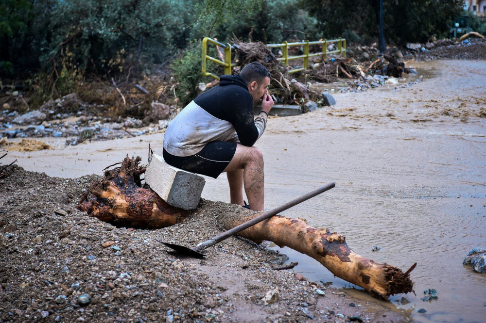 «Πνίγηκε» ο Βόλος: υπερχείλισε πάλι ο Κραυσίδωνας - Χωρίς οδική πρόσβαση το Νότιο Πήλιο