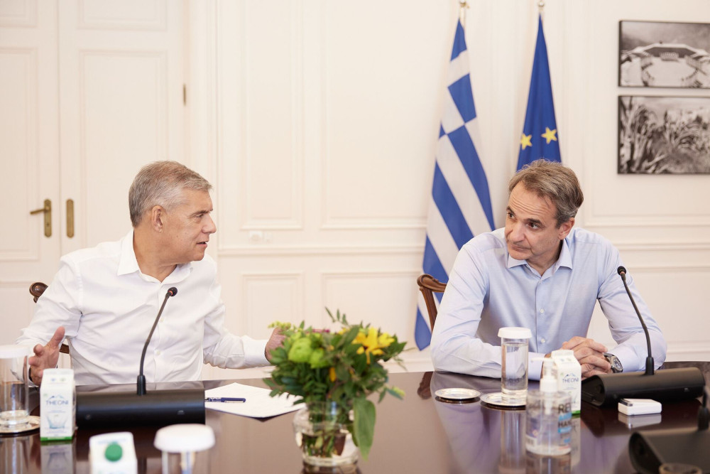 Συστράτευση ΝΔ για νίκη στον β' γύρο εκλογών - Σε Αλεξανδρούπολη και Λάρισα ο Μητσοτάκης