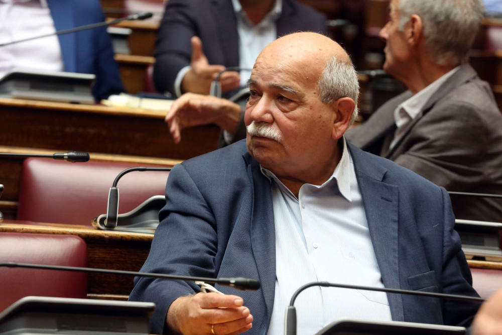 Βούτσης: «Διχαστικό αφήγημα των "προεδρικών" οι "υπονομευτές" του Αλέξη Τσίπρα»