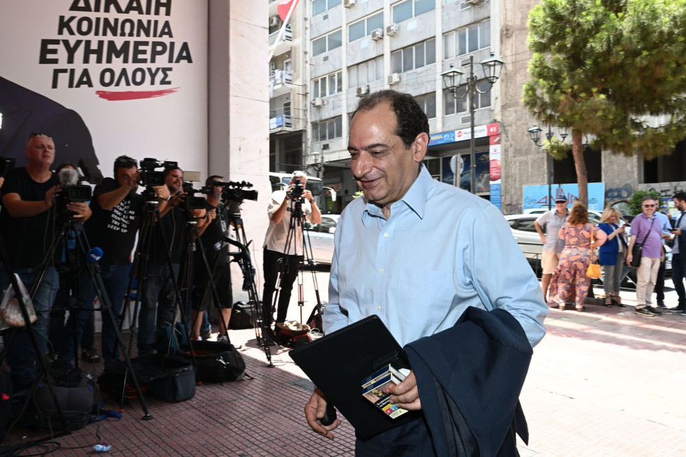 Σπίρτζης για Κασσελάκη:  Γκαφατζής και ανεπαρκής - Στηρίζει τον Κυριάκο Μητσοτάκη