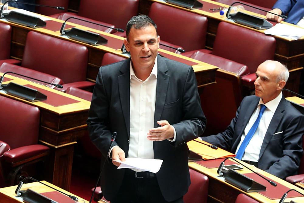 Καραμέρος: «Προσπάθεια "αποπροσανατολισμού και αυτοθυματοποίησης" από τον κ. Μητσοτάκη - Αυτός εμπλέκει τη σύζυγό του»