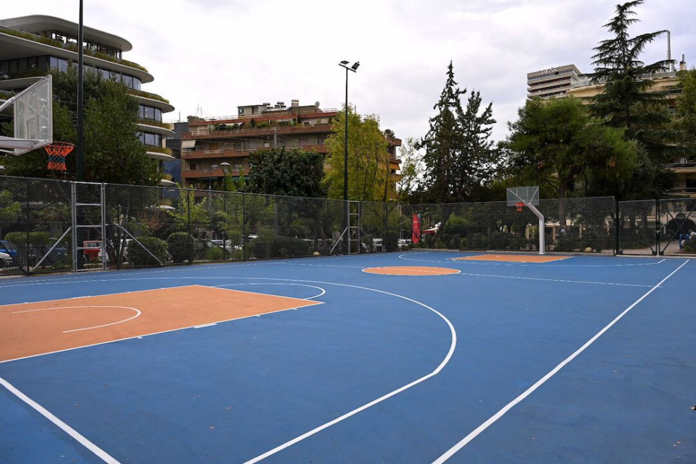 Δήμος Αθηναίων: ολοκληρώθηκαν οι εργασίες ανακαίνισης εννέα ανοιχτών γηπέδων μπάσκετ